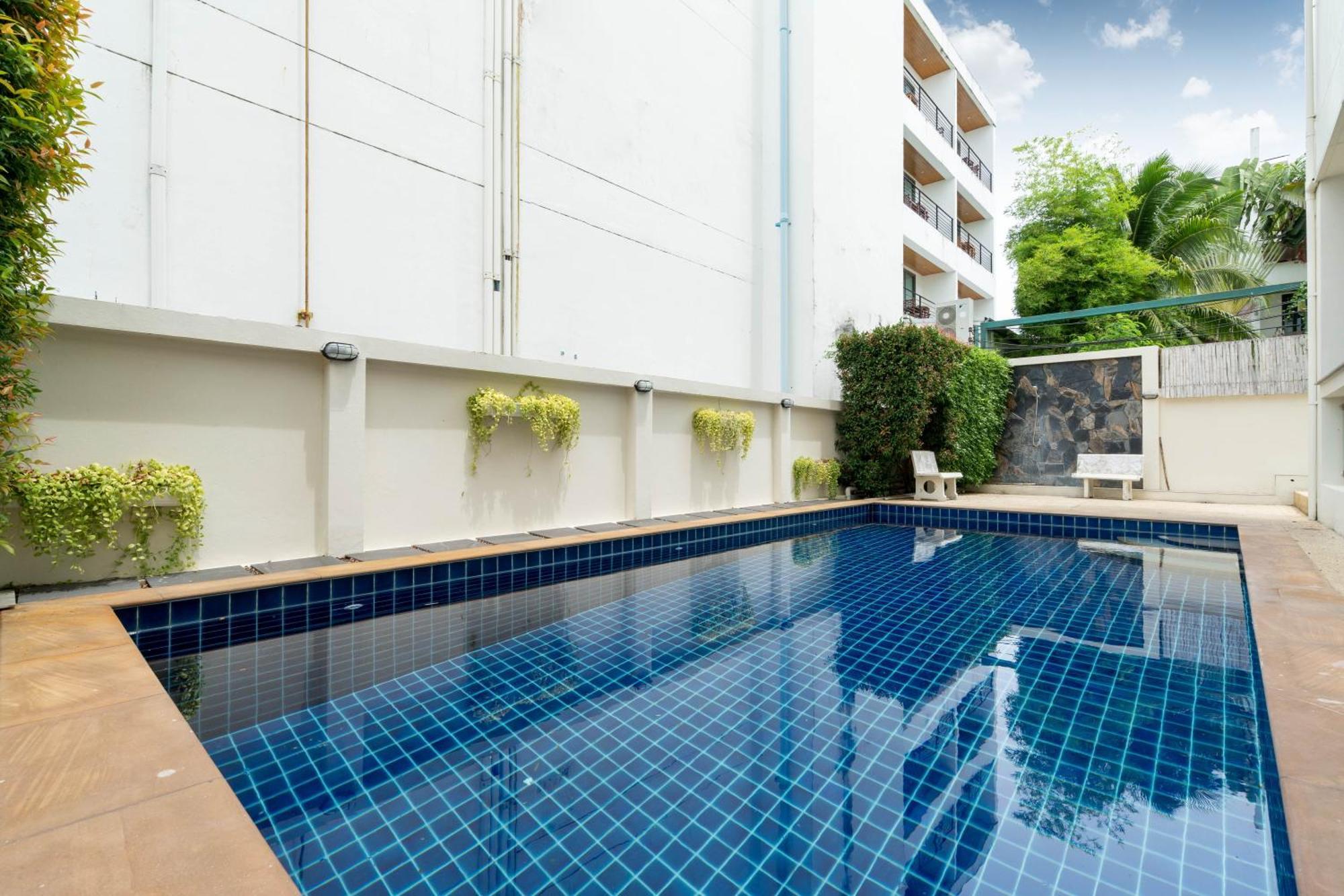 Apartment 1 Bedroom In Naiharn T Ban Saiyuan Exteriör bild